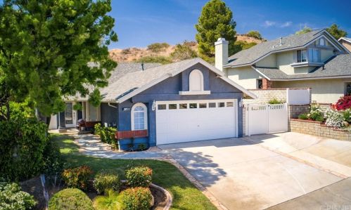 28511 Sugar Pine Way, Santa Clarita, CA 91390-4123