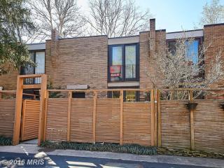 11447 Washington Plz, Herndon, VA 20190-4311