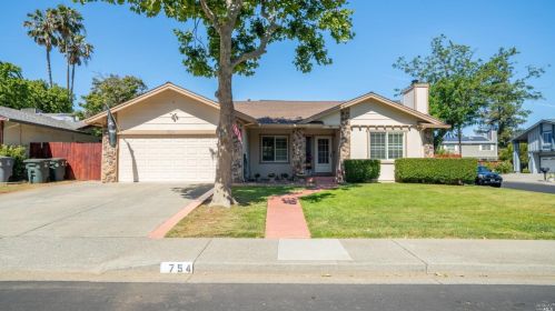 754 Tulare, Vacaville CA  95687-6250 exterior