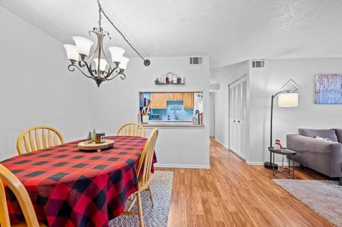 323 Ridge Point Cir, Bridgeville, PA 15017-1526