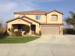 1460 Bella Oaks Way, Hanford CA  93230-8153 exterior