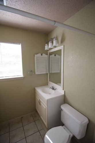 12302 Dellrey Dr, Austin TX 78758-2503 exterior