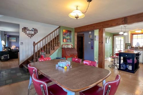 82 Chambers St, Manchester CT  06042-2912 exterior