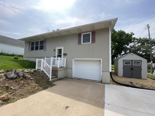 210 Union St, Dodgeville, WI 53533-1534