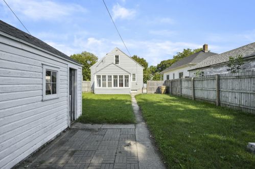 5006 29 Ave, Kenosha WI 53140-3049 exterior