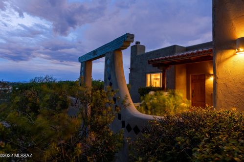 4615 Coachlight Ln, Tucson, AZ 85718-6934