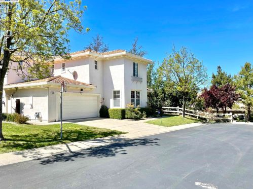 1235 Mountain Side Ct, Concord, CA 94521-5508