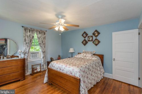 1 Maple Ave, Paoli PA  19301-1215 exterior