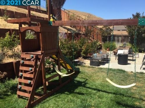 327 Whispering Oaks Ct, West Pittsburg CA  94565-7371 exterior