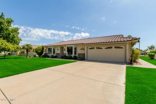 571 Leisure World, Mesa, AZ 85206-3128