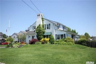53 Mowbray Ave, Bayshore, NY 11706-8812