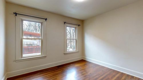 29 Lexington Ave, Waterbury CT  06710-1435 exterior