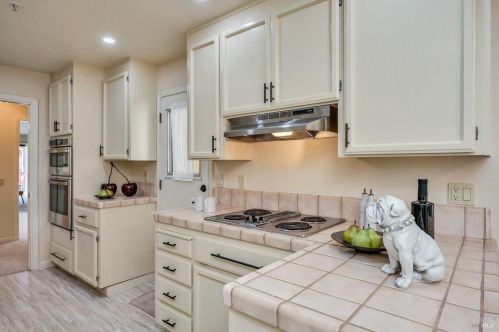 41 Fountain Grove Cir, Fairfield CA  94558-2483 exterior