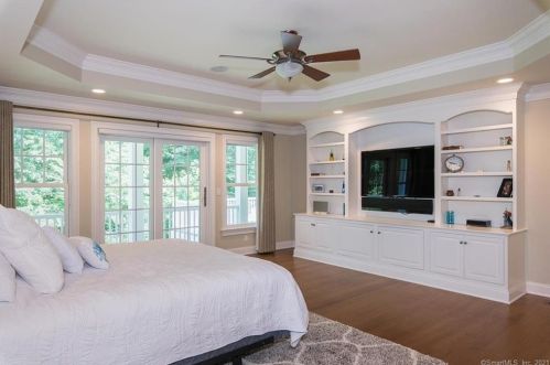 18 Heron Pond Rd, Essex CT  06426-1466 exterior