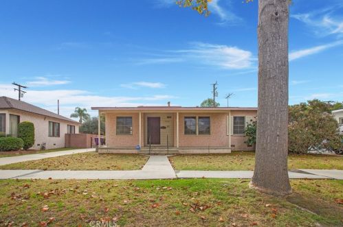 5828 Rosebay St, Long Beach, CA 90808-3726