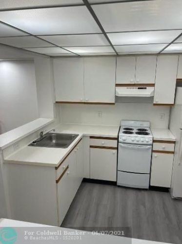 1300 130th Ave, Hollywood FL 33027-2133 exterior