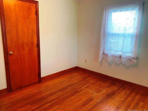 90 Pineridge Dr, Waterbury CT  06716-3134 exterior