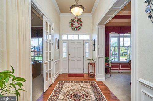 15653 Alderbrook Dr, Haymarket, VA 20169-6131