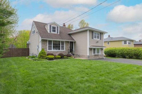 176 Charles Blvd, Valley Cottage, NY 10989-2437
