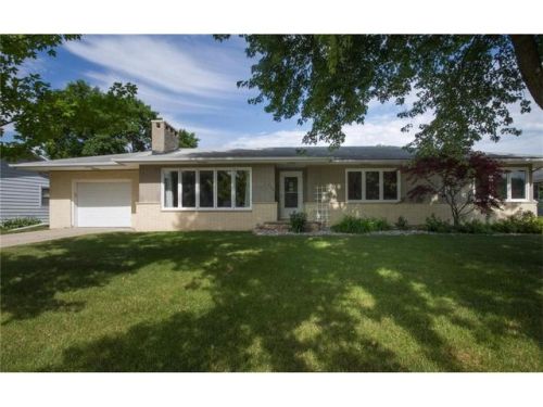 743 15th St, Nevada, IA 50201-2409