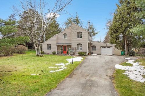 27 Brookland Farms Rd, Poughkeepsie, NY 12601-5822