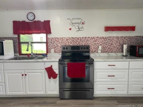 7 Raven Rd, Colchester CT  06415-2505 exterior