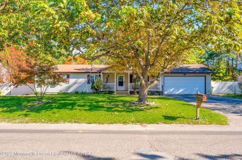763 Coral Ave, Lakewood, NJ 08701-5420