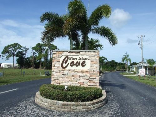 4630 Gulfgate Ln, Saint James City FL  33956-2710 exterior