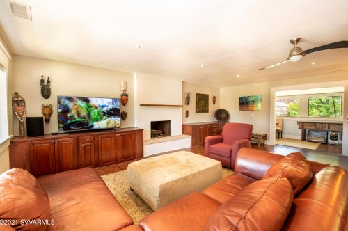 105 Mtn Shadows Dr, Sedona AZ 86336-3927 exterior