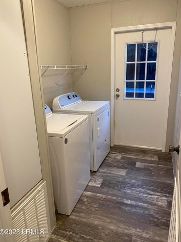 2 Marshall Ln, Beaufort SC  29907-2296 exterior