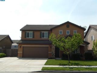4725 Rialto Ave, Visalia CA  93277-0645 exterior