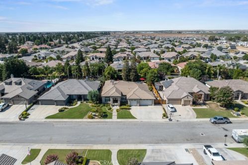 8806 Oak Brook Ct, Bakersfield, CA 93312-6281