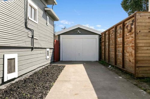 1528 79 Ave, Oakland CA  94621-2644 exterior