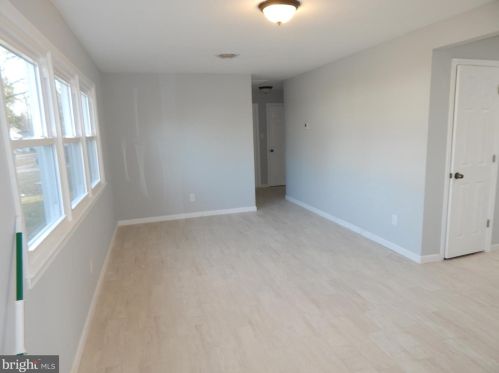 52 Wayne Dr, Dover DE  19901-4956 exterior