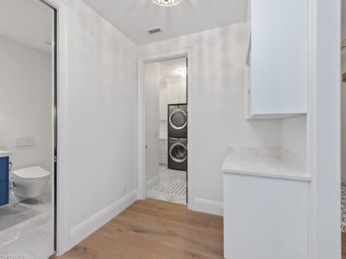 375 5th Ave, Naples FL  34102-6519 exterior