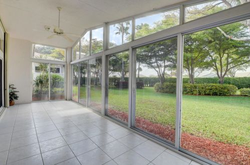 5821 Seashell Ter, Boynton Beach, FL 33437-4258