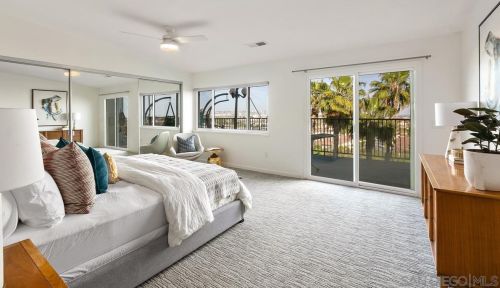 2125 Locust St, San Diego CA  92106-1622 exterior