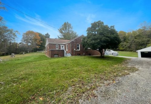 975 Boyce Rd, Bridgeville PA  15017-1502 exterior