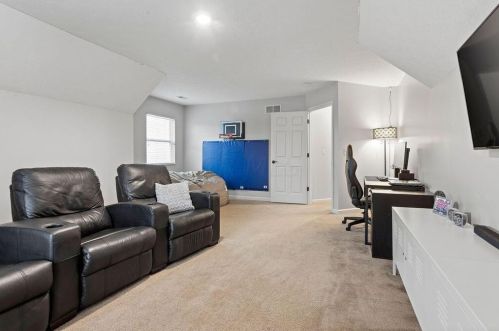 2856 Crosshurst Ct, Darbydale OH  43123-8087 exterior