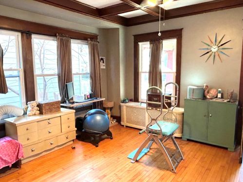 2858 Booth St, Milwaukee, WI 53212-2535