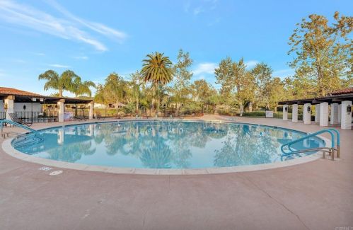 3340 Don Tomaso Dr, Carlsbad CA  92010-3951 exterior