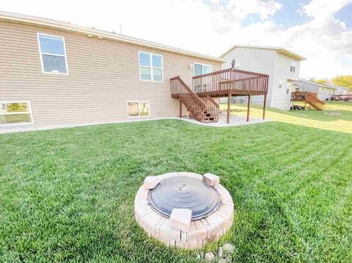 536 Falk Dr, Edgerton WI  53534-2159 exterior