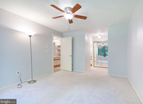 11723 Summerchase Cir, Herndon VA  20194-1137 exterior