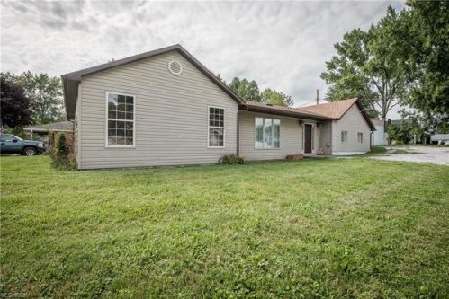 4360 Hothem Ave, Sandyville, OH 44671-9802