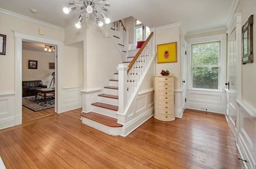 145 Old Army Rd, Scarsdale, NY 10583-2645