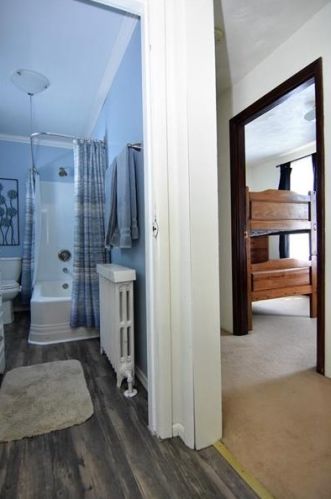 2329 Clinton St, Whitaker PA  15120-2662 exterior