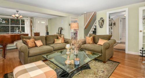 7 Sunken Meadow Rd, Northport NY  11768-2718 exterior