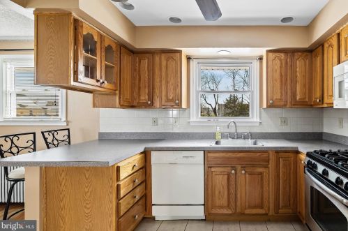 121 Chestnut St, West Deptford NJ  08051-1403 exterior