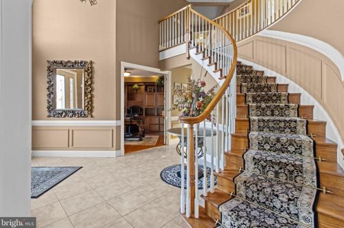 175 Edwards Dr, Southampton PA 18966-1174 exterior