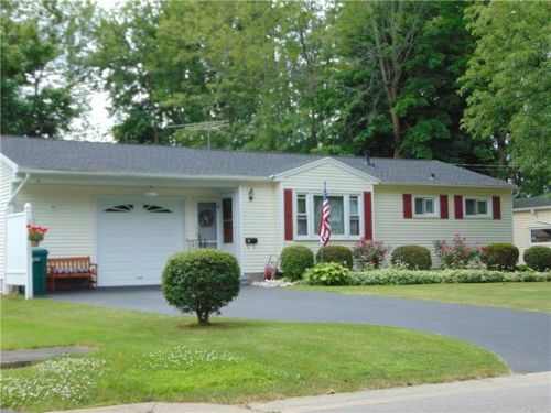 40 Orchard St, Webster, NY 14580-3114